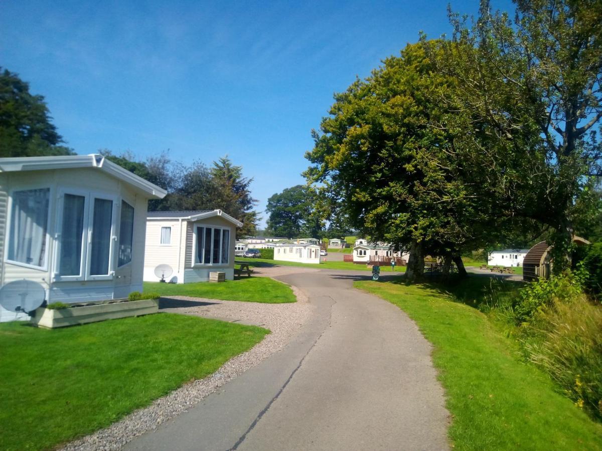 Campsie Glen Holiday Park Fintry Exterior photo
