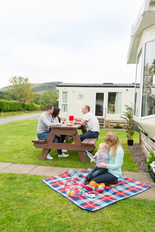 Campsie Glen Holiday Park Fintry Exterior photo