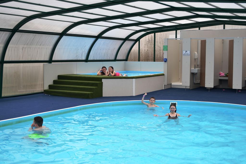 Campsie Glen Holiday Park Fintry Exterior photo